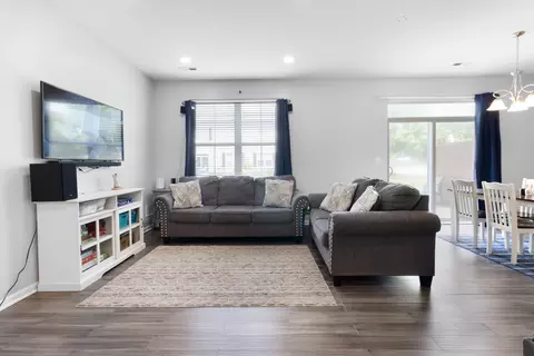 Living - 433 Acushnet St, Elgin, IL 60124 photo 1 of 2