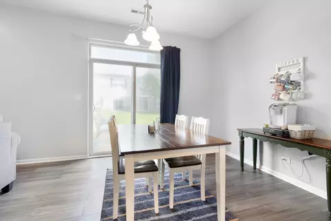 Dining - 433 Acushnet St, Elgin, IL 60124 photo 2 of 3