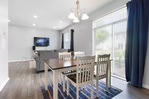 Dining - 433 Acushnet St, Elgin, IL 60124 photo 3 of 3