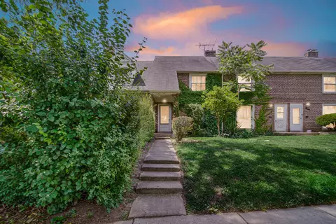 1433 Willow Ave, Des Plaines, IL 60016 photo 2