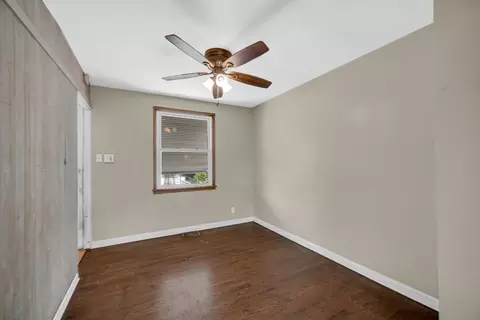 1433 Willow Ave, Des Plaines, IL 60016 photo 7
