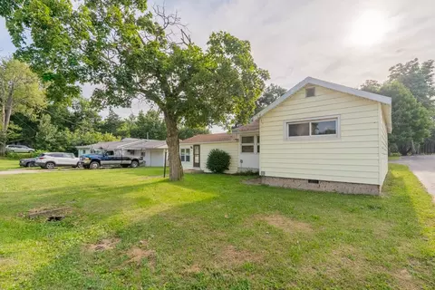 419 N Gibson St, Clinton, IL 61727