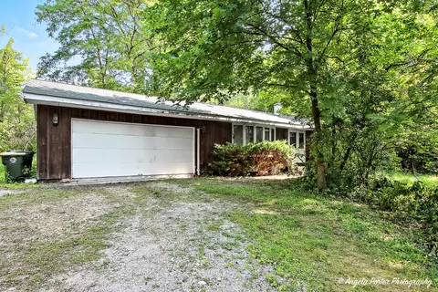 24952 W Island Dr, Antioch, IL 60002