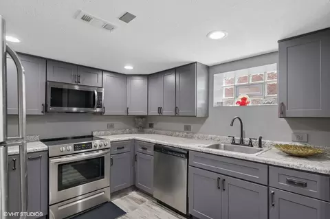 Kitchen - 1515 Maple St, Des Plaines, IL 60018 photo 2 of 2