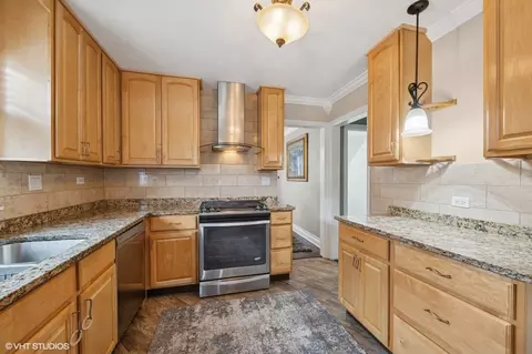 Kitchen - 1515 Maple St, Des Plaines, IL 60018 photo 1 of 2