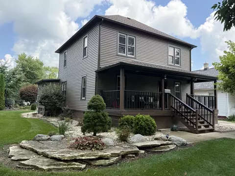 218 W 1st St, Spring Valley, IL 61362