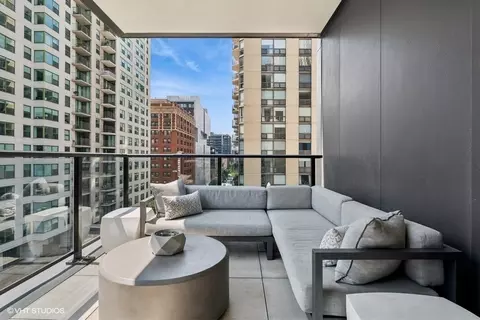 Exterior - Undisclosed, Chicago, IL 60654 photo 4 of 4