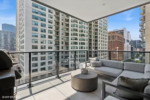 Exterior - Undisclosed, Chicago, IL 60654 photo 3 of 4