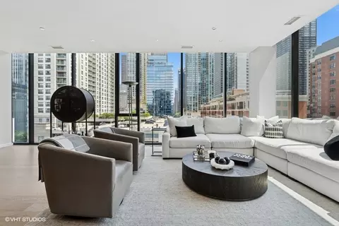 Living - Undisclosed, Chicago, IL 60654 photo 3 of 6