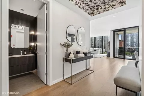 Entry Way - Undisclosed, Chicago, IL 60654 photo 1 of 5