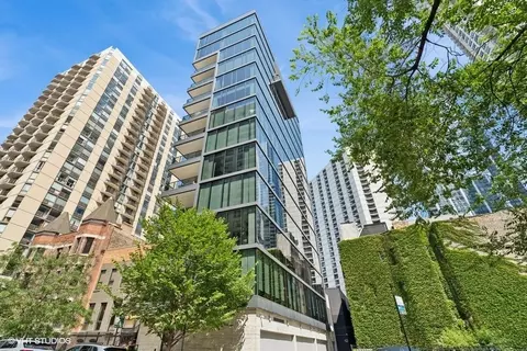 Exterior - Undisclosed, Chicago, IL 60654 photo 2 of 4