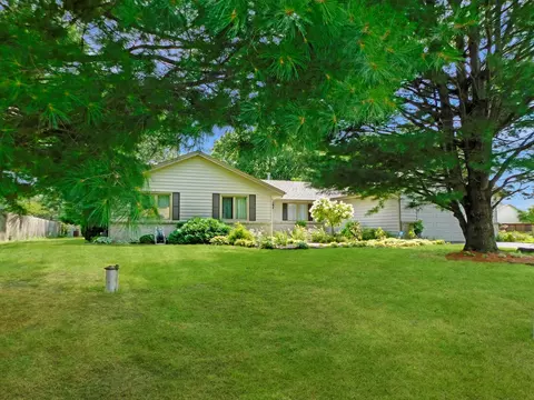 428 Pheon Dr, Rockton, IL 61072