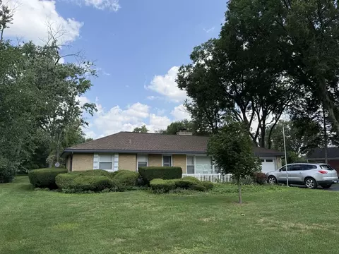 16 W680 Crest Ave, Bensenville, IL 60106