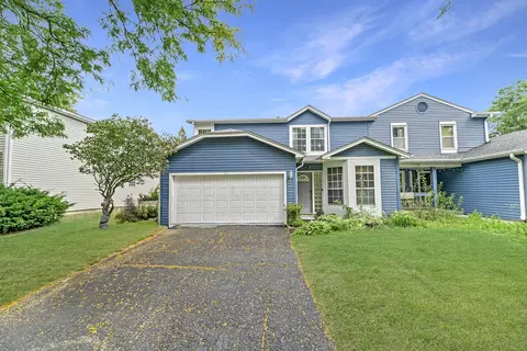 1121 Southbridge Ln, Schaumburg, IL 60194