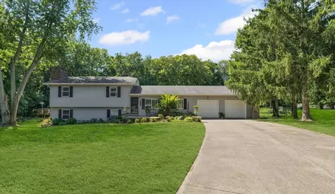 1109 S Clapper Ct, Mahomet, IL 61853