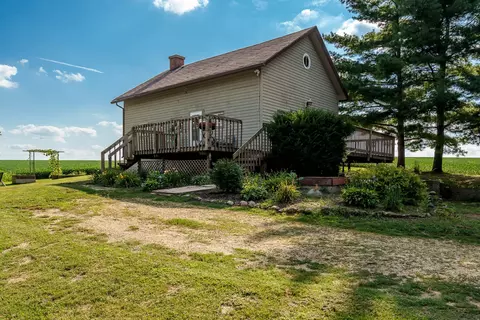 6913 W Wagner Rd, German Valley, IL 61039