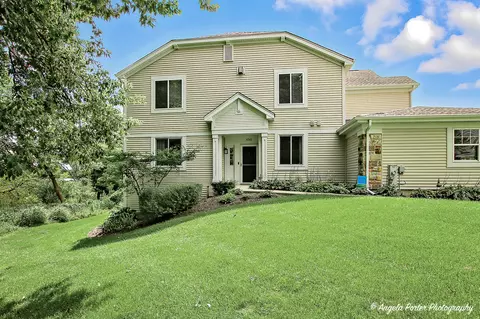 4342 Shooting Star Dr, Island Lake, IL 60042