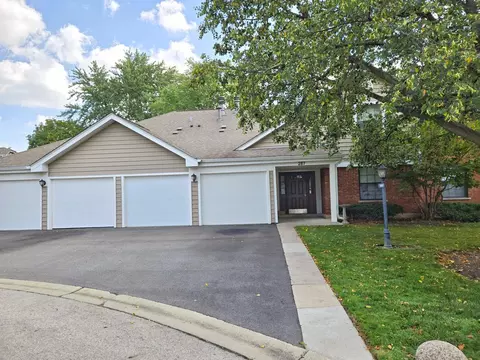 287 Pembridge Ln #B2, Schaumburg, IL 60193