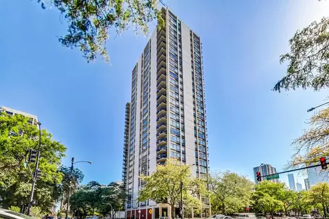 1360 N Sandburg Ter #1910, Chicago, IL 60610
