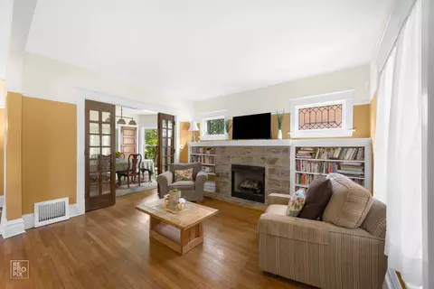 Living - 3231 Wesley Ave, Berwyn, IL 60402 photo 3 of 3