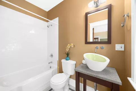 Bath - 3231 Wesley Ave, Berwyn, IL 60402 photo 2 of 2
