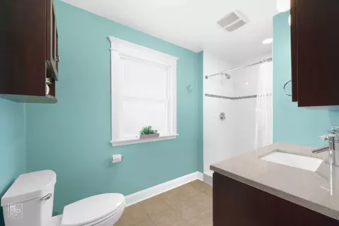 Bath - 3231 Wesley Ave, Berwyn, IL 60402 photo 1 of 2