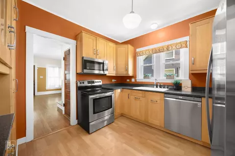 Kitchen - 3231 Wesley Ave, Berwyn, IL 60402 photo 2 of 3