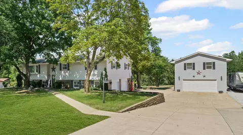 1372 Treasure Ln, White Heath, IL 61884 photo 3
