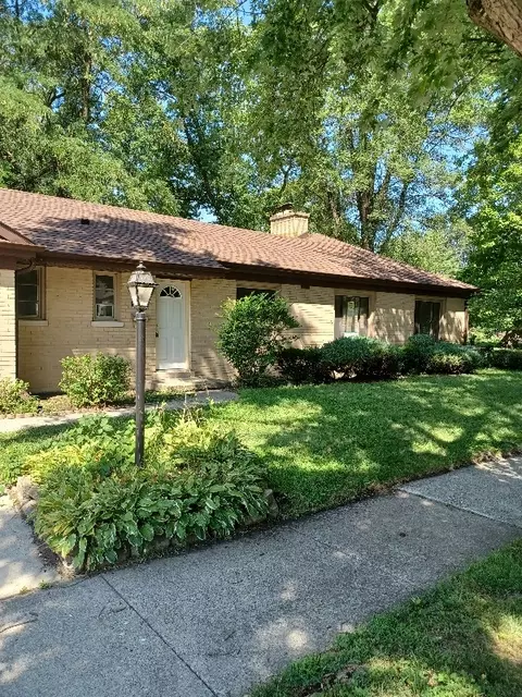 210 Maple Ln, Thornton, IL 60476