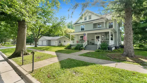 308 S 8th St, Oregon, IL 61061