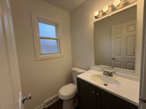 Bath - 536 Aller Ave, Elgin, IL 60120 photo 1 of 2