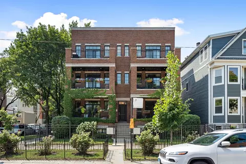 2700 N Wayne Ave #1S, Chicago, IL 60614