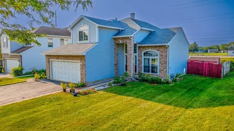 372 Millwood Dr, Bartlett, IL 60103