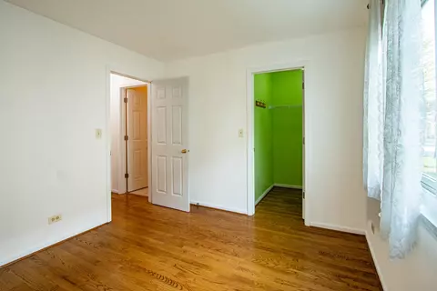 Bedroom - 372 Millwood Dr, Bartlett, IL 60103 photo 1 of 4