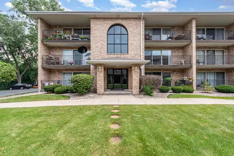 10238 Southwest Hwy #2C, Chicago Ridge, IL 60415