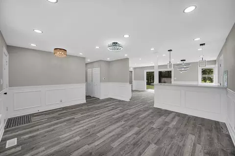 Living - Undisclosed, Hazel Crest, IL 60429 photo 2 of 3