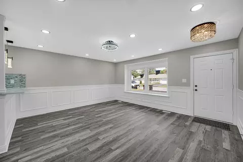 Living - Undisclosed, Hazel Crest, IL 60429 photo 1 of 3
