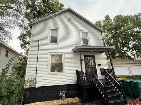 203 Pine St, Joliet, IL 60435