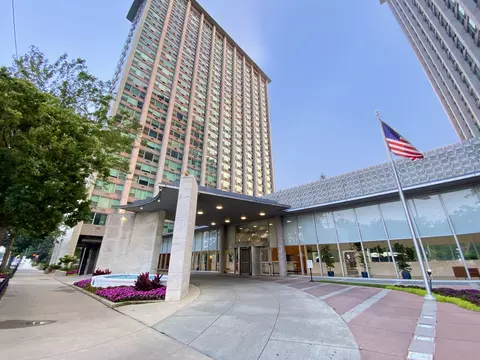3600 N Lake Shore Dr #1821, Chicago, IL 60613