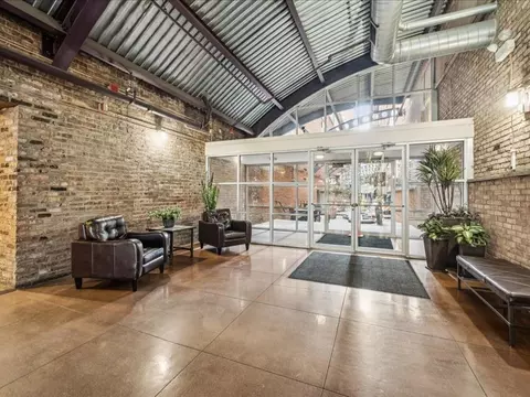 500 S Clinton St #131, Chicago, IL 60607 photo 2