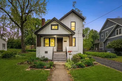 504 Newton Ave, Glen Ellyn, IL 60137