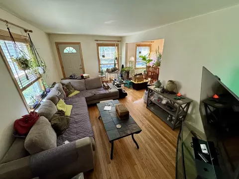 Living - 1735 Linden St, Des Plaines, IL 60018 photo 1 of 2