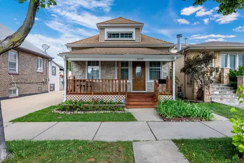 5231 S Luna Ave, Chicago, IL 60638