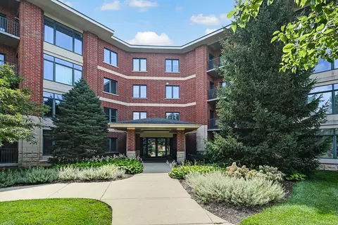 855 E 22nd St #305, Lombard, IL 60148