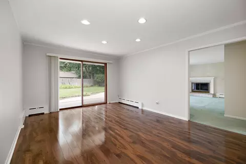 Living - 2690 Waldron Rd, Kankakee, IL 60901 photo 4 of 7