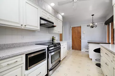 Kitchen - 2690 Waldron Rd, Kankakee, IL 60901 photo 2 of 2