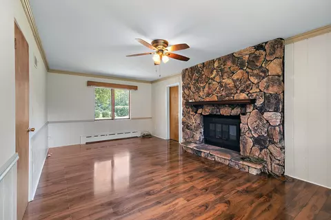 Living - 2690 Waldron Rd, Kankakee, IL 60901 photo 6 of 7