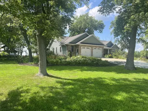 3185 N 1200 East Rd, Clifton, IL 60927