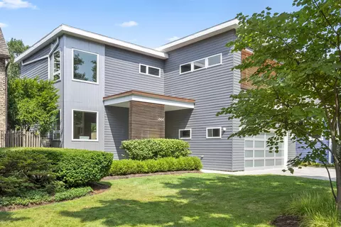 Exterior - 2144 Mcdaniel Ave, Evanston, IL 60201 photo 2 of 6