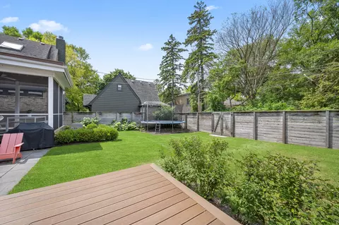 Exterior - 2144 Mcdaniel Ave, Evanston, IL 60201 photo 4 of 6